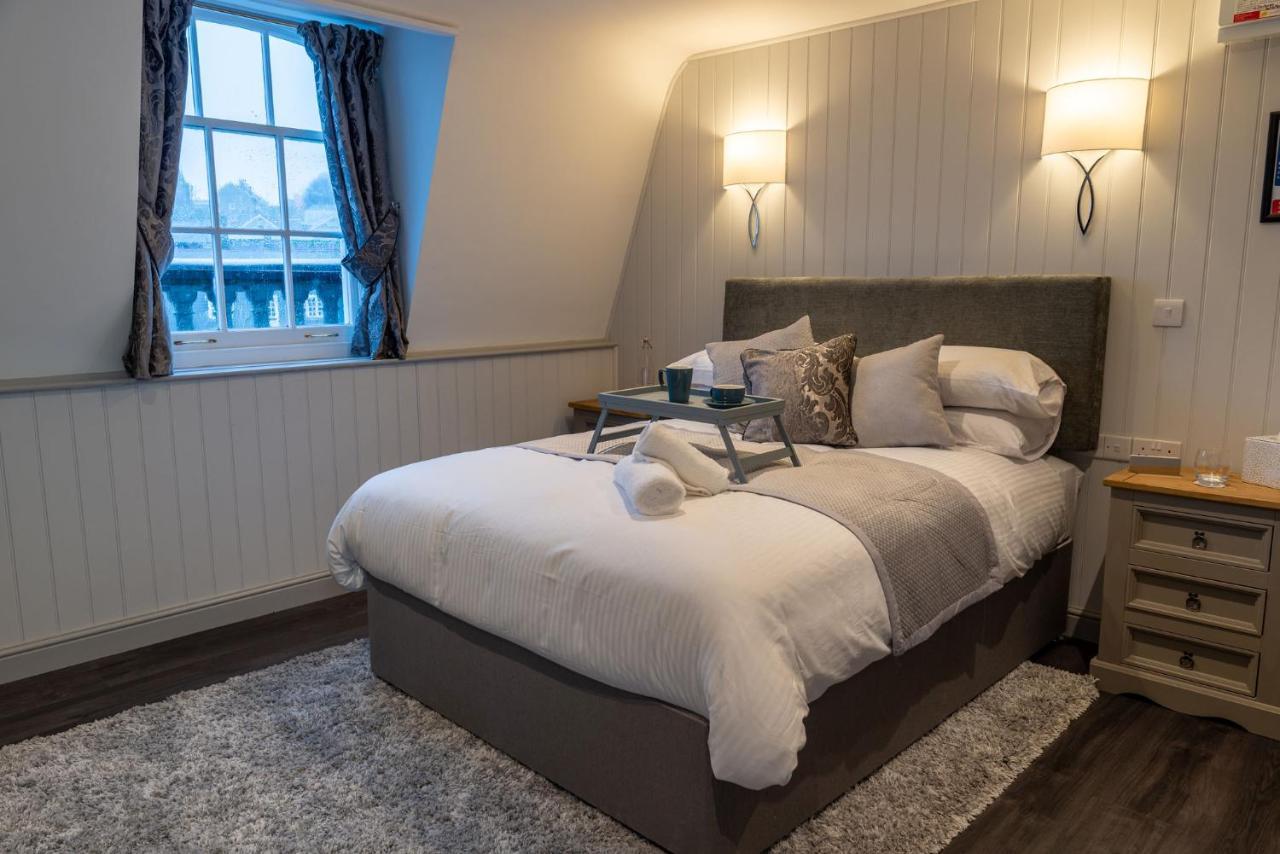 The Three Crowns B&B Plymouth Dış mekan fotoğraf