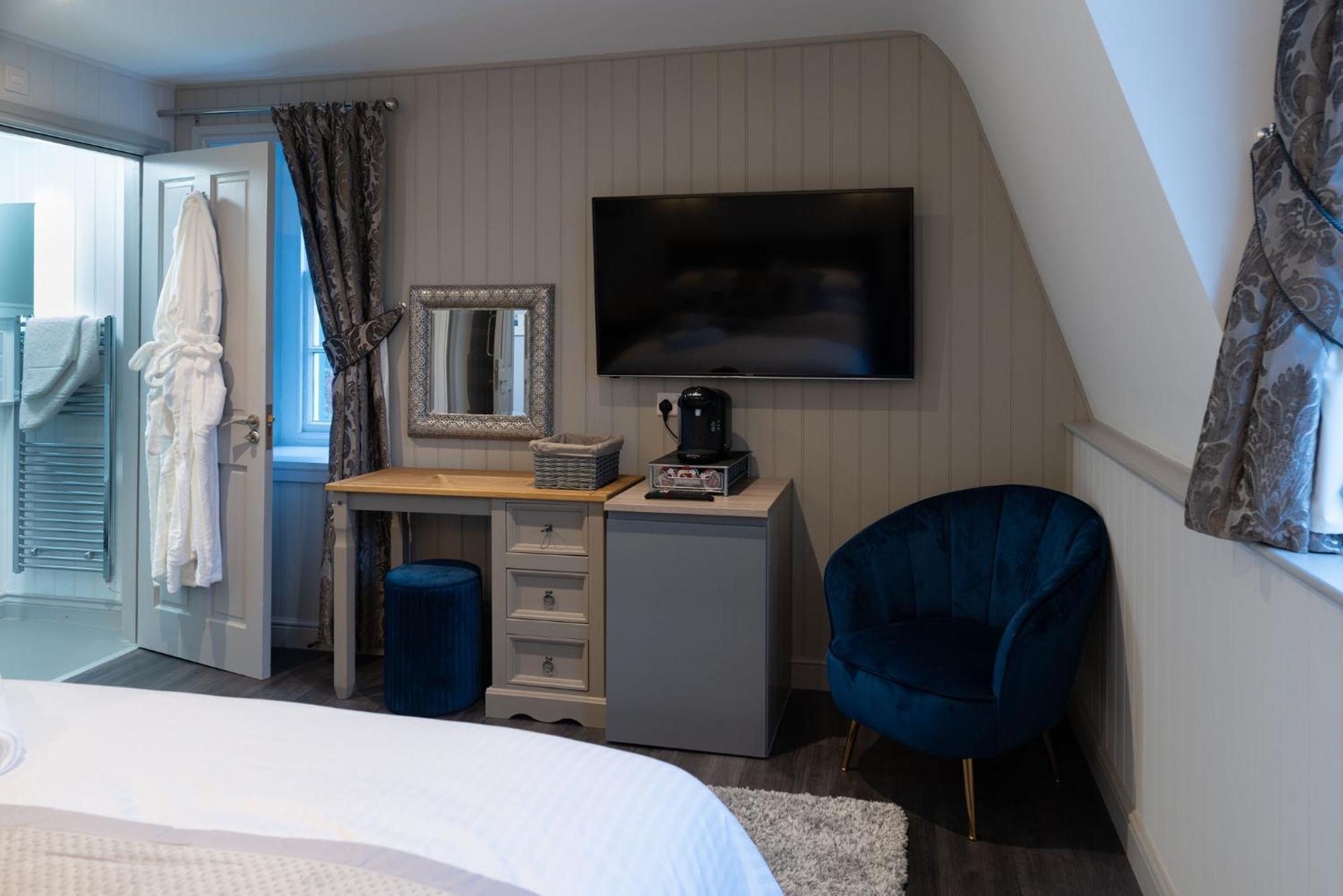 The Three Crowns B&B Plymouth Oda fotoğraf