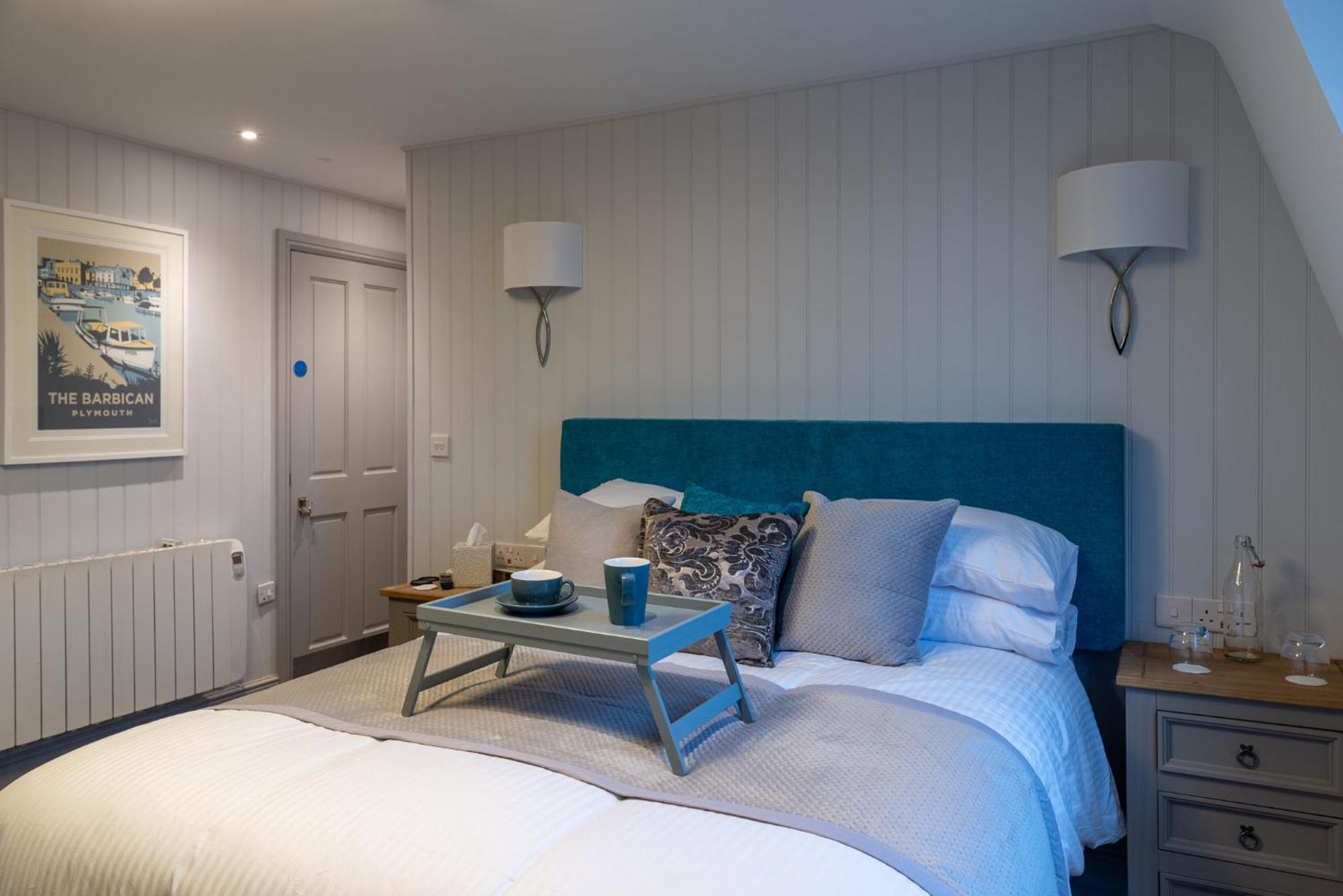 The Three Crowns B&B Plymouth Oda fotoğraf
