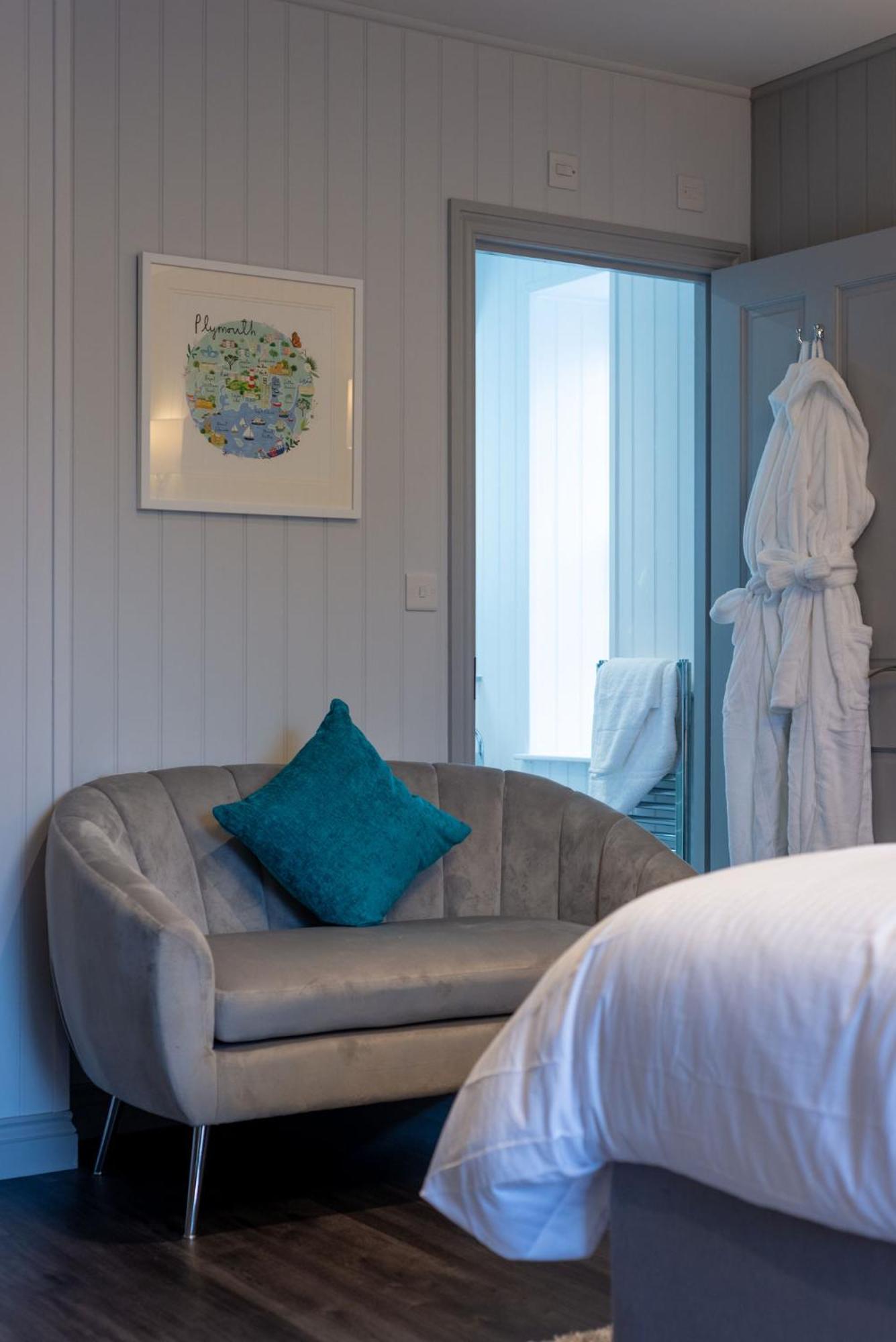 The Three Crowns B&B Plymouth Oda fotoğraf